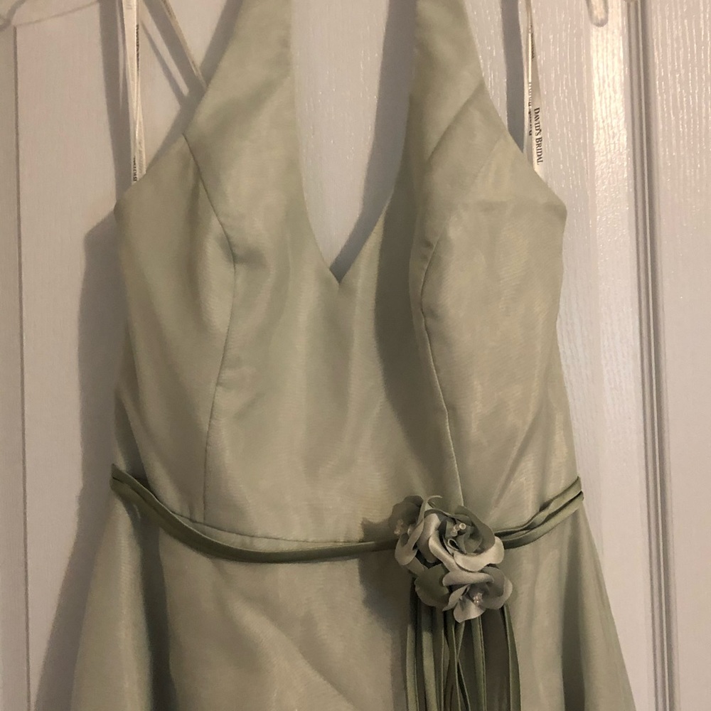 Beautiful Dress! - Picture 4 of 7